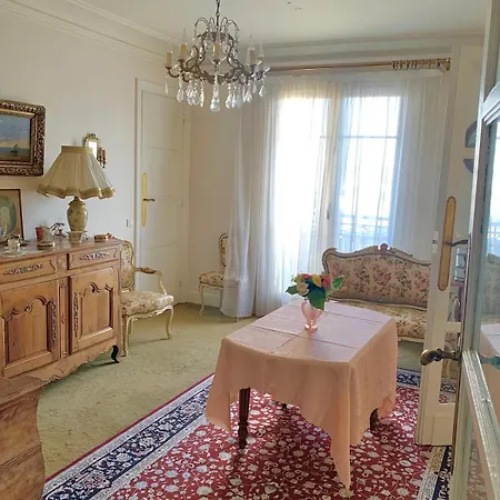 Prestigious Parisian Vintage Lejlighed Paris