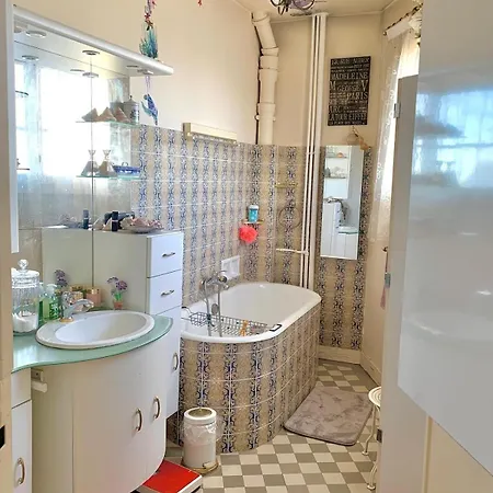 Prestigious Parisian Vintage *