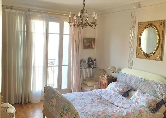 Apartment Prestigious Parisian Vintage